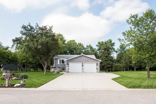 2504 Conifer Ave, Alexandria, MN, 56308-8529 | Card Image