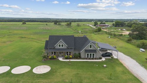 109 County Road 2696, Alvord, TX, 76225-3069 | Card Image