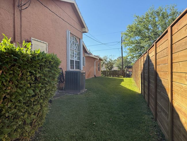 434 Se Doat St, House other with 3 bedrooms, 2 bathrooms and null parking in Port St. Lucie FL | Image 5