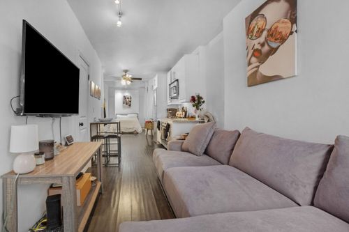 4rw-317 E 73rd St, New York, NY, 10021-3735 | Card Image