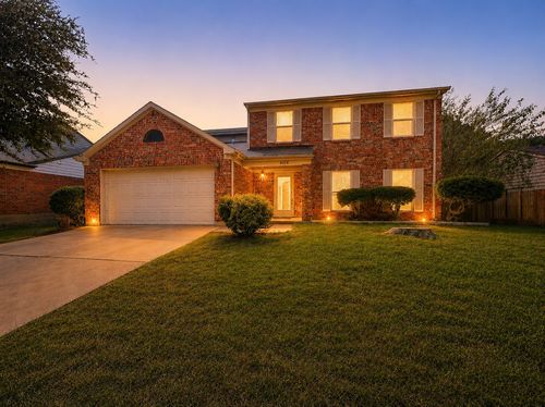 6104 Bay Hill Dr, Arlington, TX, 76018-2288 | Card Image