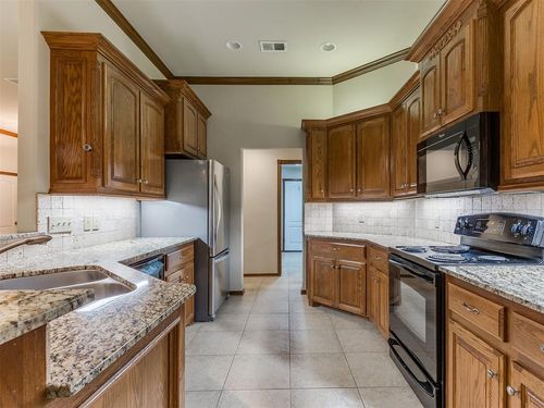 604 N Timber Rd, Midwest City, OK, 73130-3104 | Card Image