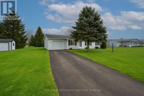 101 Meadowview Lane S, North Perth (Elma), ON, N4W3G8 | Card Image