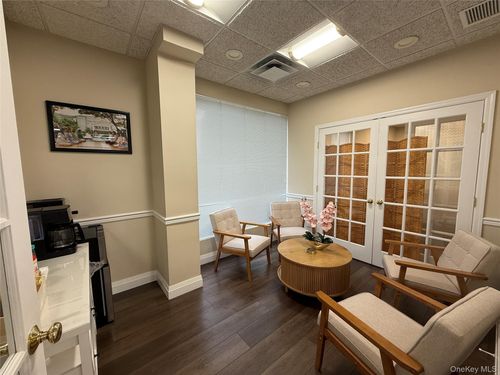 996 W Jericho Tpke, Smithtown, NY, 11787-3244 | Card Image