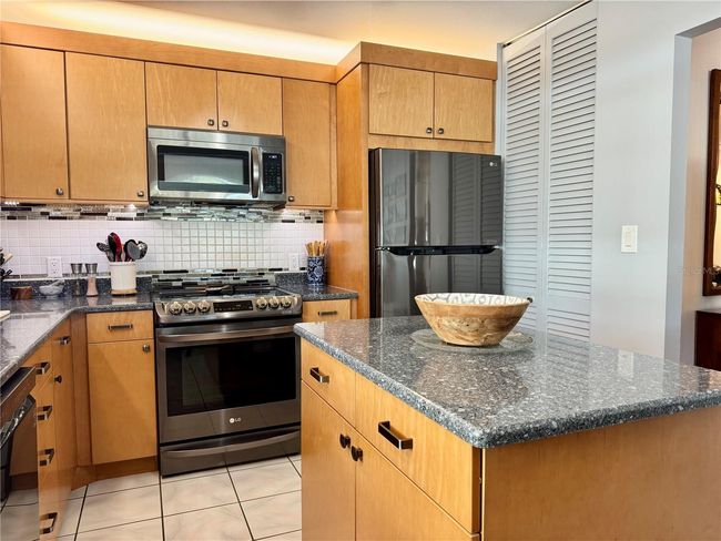 APT-114C - 100 Bluff View Dr, Condo with 2 bedrooms, 2 bathrooms and null parking in BELLEAIR BLUFFS FL | Image 5