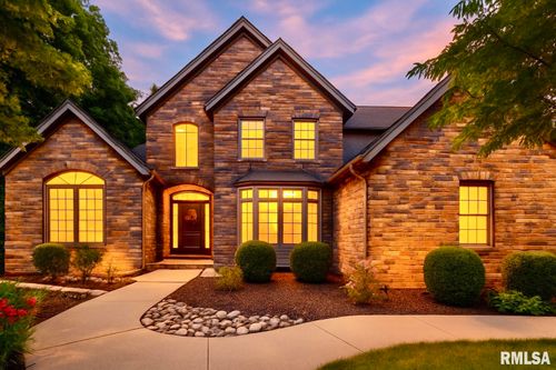 702 Mayfair Ct, Germantown Hills, IL, 61548-9488 | Card Image