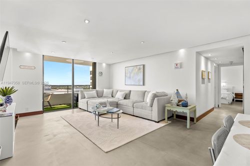 apt-2319-2500 Parkview Dr, Hallandale Beach, FL, 33009-2870 | Card Image