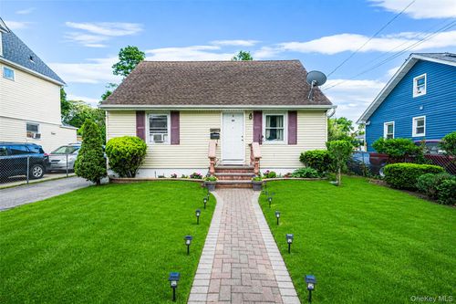 101 Woods Ave, Roosevelt, NY, 11575-1734 | Card Image