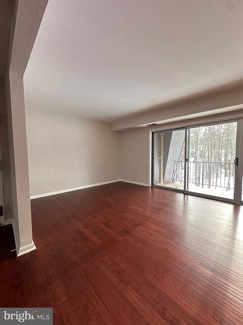 22b-11625 Vantage Hill Rd, RESTON, VA, 20190-3498 | Card Image