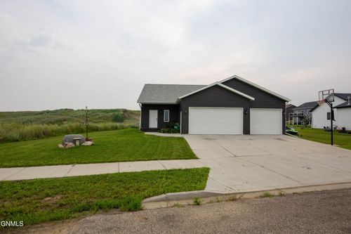 2749 Butler St, Lincoln, ND, 58504-9055 | Card Image