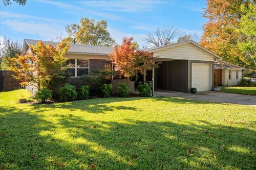 821 Peavy Rd, Dallas, TX, 75218-2151 | Card Image