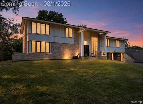 3261 Bloomfield Park Dr, West Bloomfield, MI, 48323-3515 | Card Image