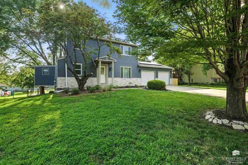 805 Gillespie Dr, Manhattan, KS, 66502-3297 | Card Image