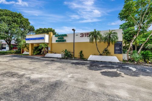 3157 N University Dr, Hollywood, FL, 33024-2258 | Card Image