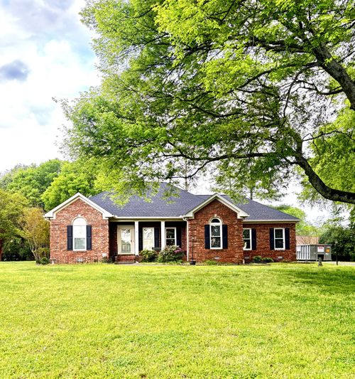 1530 Oxford Ct, Gallatin, TN, 37066-5717 | Card Image