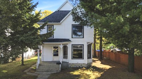 1102 W 3rd St, Dixon, IL, 61021-2770 | Card Image