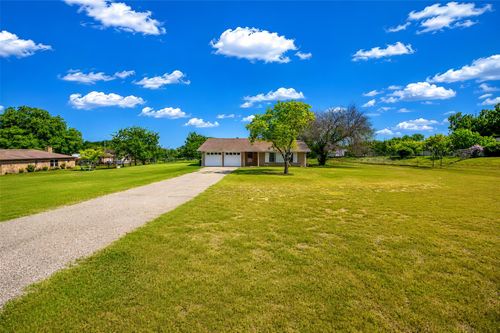 2102 Hill Top Cir, Weatherford, TX, 76085-3019 | Card Image