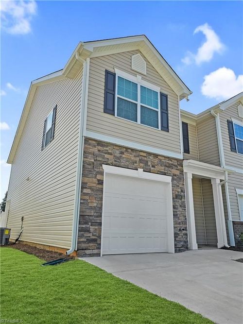1108 Evelynnview Ln, Kernersville, NC, 27284-6736 | Card Image