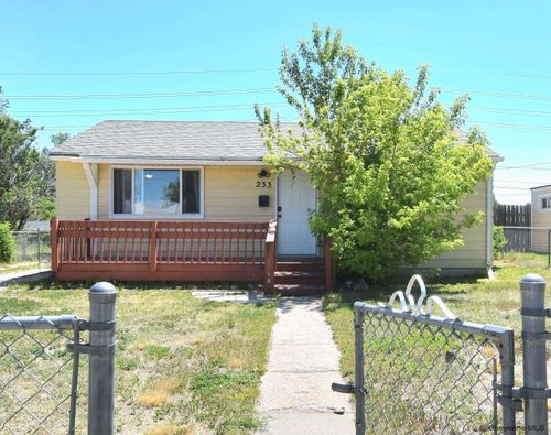 233 Hynds Ave, Cheyenne, WY, 82007-1156 | Card Image