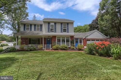 975 Groff Ave, ELIZABETHTOWN, PA, 17022-2834 | Card Image