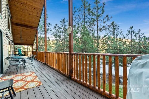 182 Southfork Rd, Garden Valley, ID, 83622-1082 | Card Image