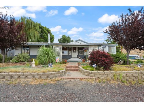 1206 N Us Highway 197, Maupin, OR, 97037 | Card Image