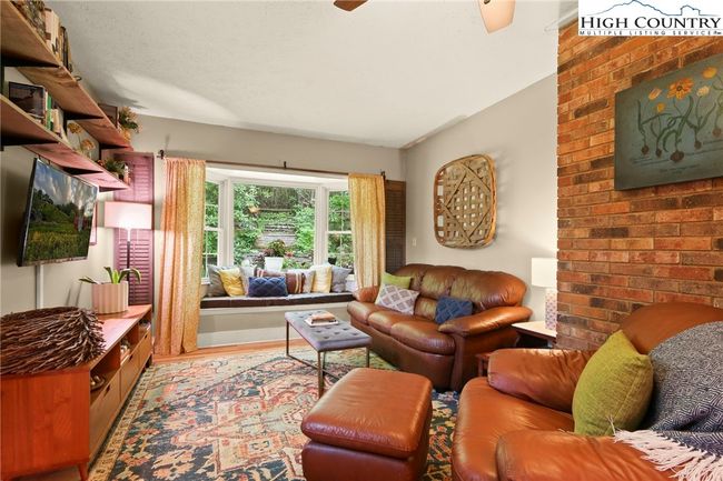157 Twisted Laurel Ln, House other with 3 bedrooms, 2 bathrooms and null parking in Blowing Rock NC | Image 31