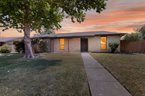 2839 Churchill Way, Garland, TX, 75044-4625 | Card Image