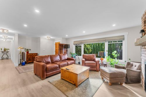 24633 56 Ave, Langley, BC, V2Z1B9 | Card Image