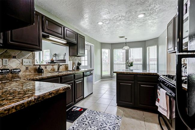 1410 Quiet Green Ct, House other with 3 bedrooms, 3 bathrooms and 2 parking in Houston TX | Image 12