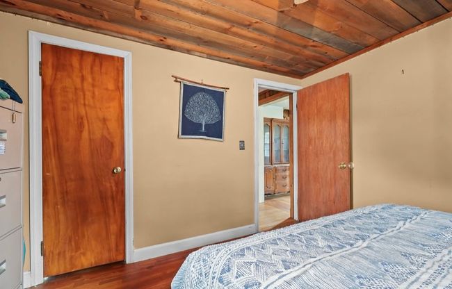 525 Buttonwoods Ave, House other with 3 bedrooms, 2 bathrooms and 5 parking in Warwick RI | Image 18