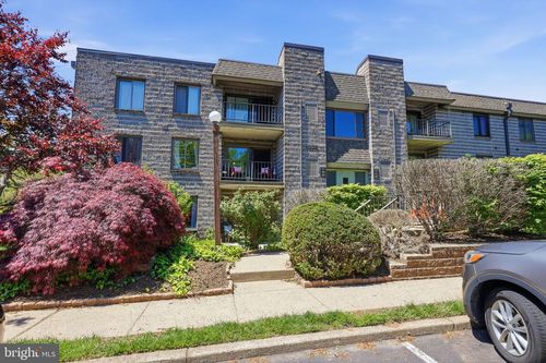 265 E Village Rd, HOLLAND, PA, 18966-2514 | Card Image