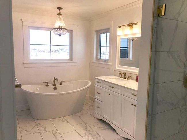 55 n 300 W, House other with 5 bedrooms, 4 bathrooms and 3 parking in Raymond AB | Image 4