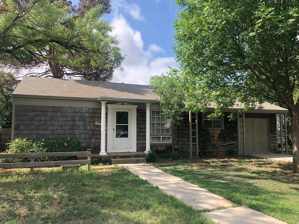 Carlton Way, San Angelo, TX 76901
