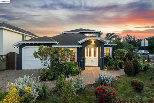 743 Hill Ave, South San Francisco, CA, 94080-4243 | Card Image