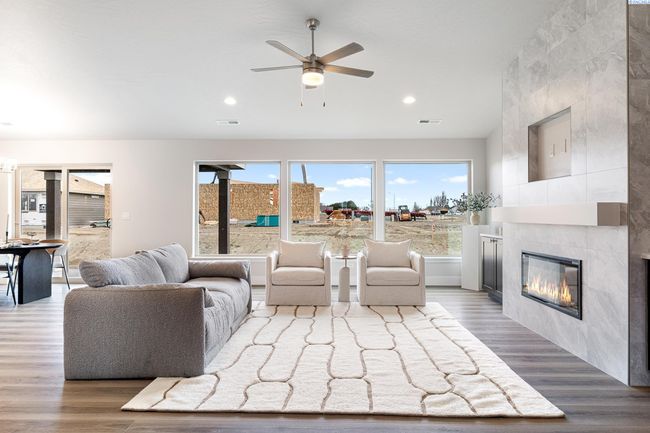 10705 Danube Dr, Home with 4 bedrooms, 2 bathrooms and null parking in Pasco WA | Image 5