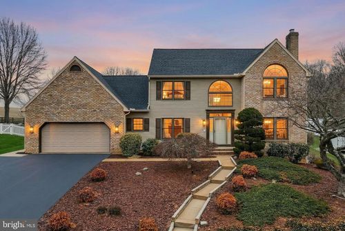 15 Meadow St, New Freedom, PA, 17349-9218 | Card Image