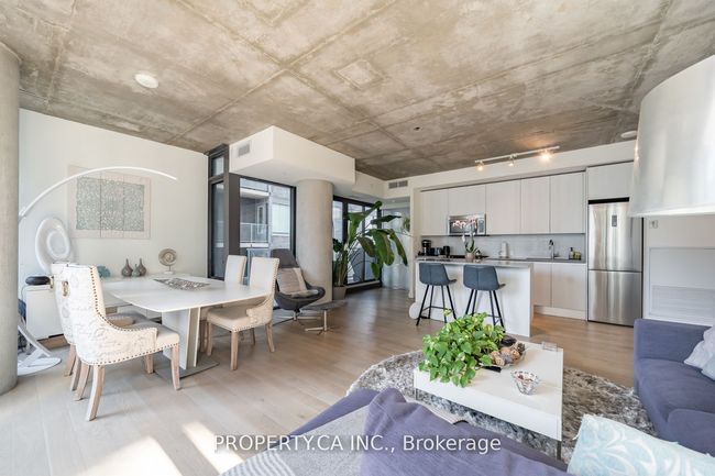 1012 - 111 Bathurst St, Condo with 2 bedrooms, 2 bathrooms and null parking in Toronto ON | Image 12