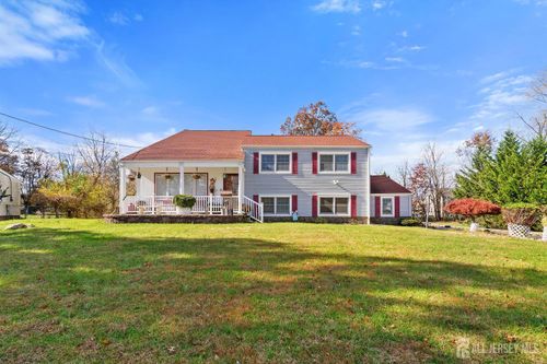 13 Roberts St, Kendall Park, NJ, 08824-1403 | Card Image