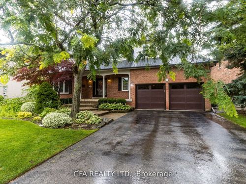 1027 Masters Green, Oakville, ON, L6M2N7 | Card Image