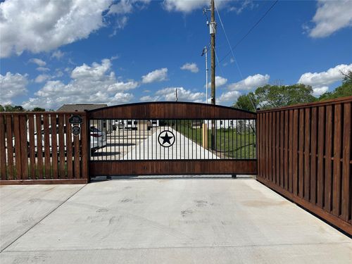 17310 Cowan Rd, Alvin, TX, 77511-7470 | Card Image