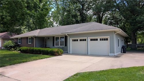2006 Colonial Dr, Pittsburg, KS, 66762-3516 | Card Image