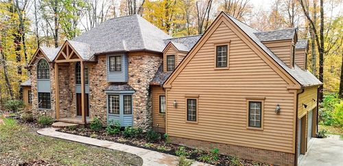 8215 Whispering Pines Dr, Novelty, OH, 44072-9535 | Card Image