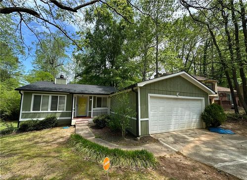 921 Hemingway Rd, Stone Mountain, GA, 30088-1910 | Card Image