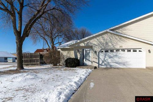 10 E Ottawa Street, Le Center, MN, 56057 | Card Image