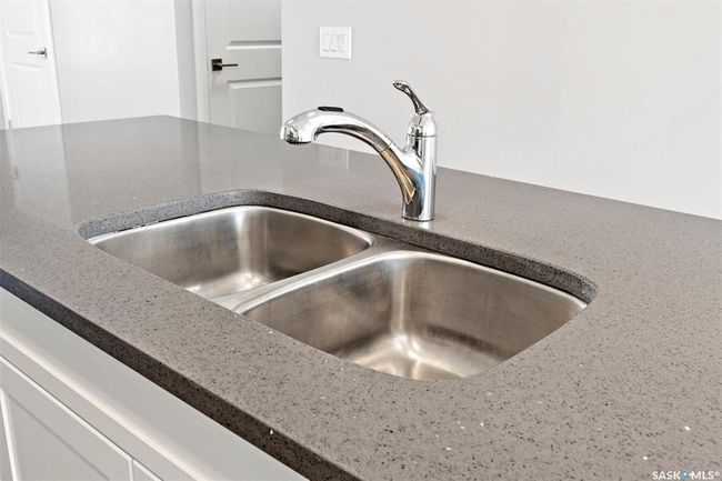 217 - 1220 Pringle Way, Townhouse with 2 bedrooms, 2 bathrooms and 3 parking in Saskatoon SK | Image 5