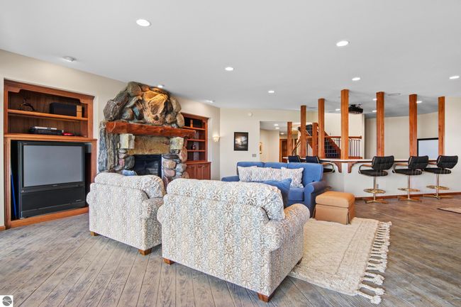 4173 Dornoch Ct, House other with 6 bedrooms, 4 bathrooms and null parking in Williamsburg MI | Image 27