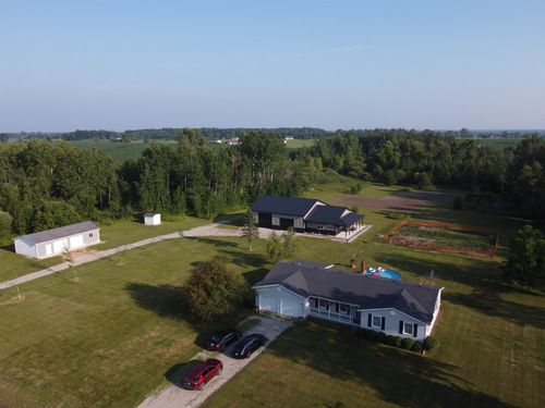 4041 W Berry Rd, Sterling, MI, 48659-9434 | Card Image