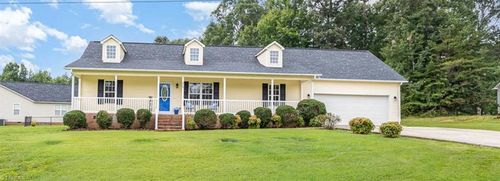 872 Charter Oaks Dr, Randleman, NC, 27317-8190 | Card Image