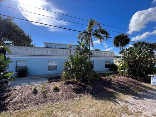 811-813 Hope Ave, New Smyrna Beach, FL, 32169-2813 | Card Image